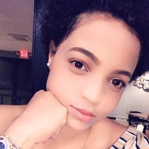 Meet your Posher, Carly